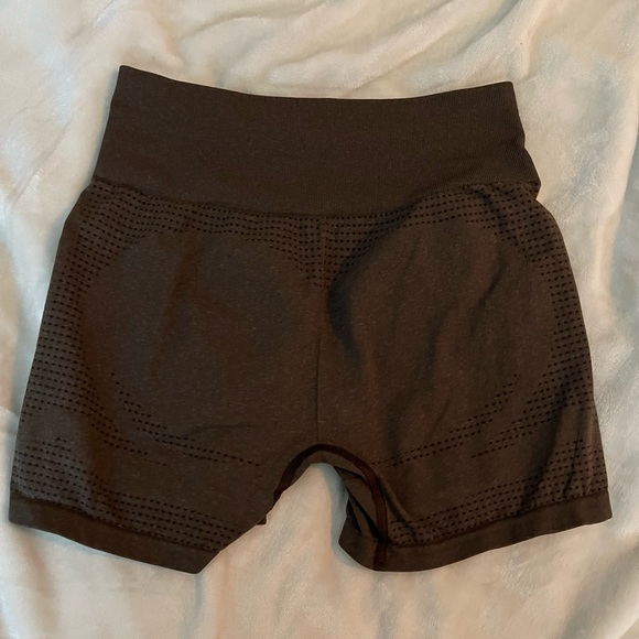 gymshark shorts - Picture 2 of 2
